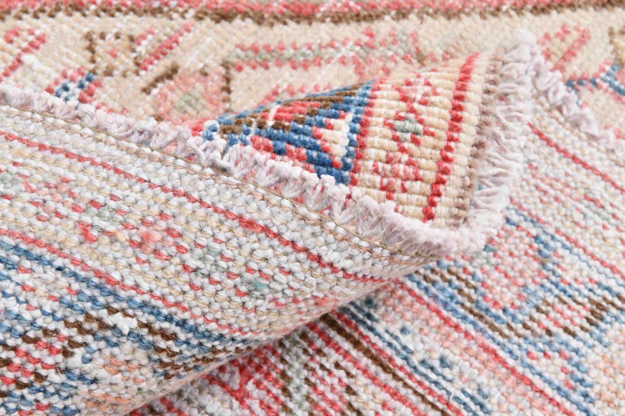 Tapis persan classique rose et bleu