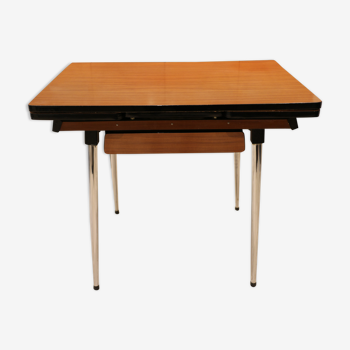 Table en Formica marron avec rallonges et tiroir