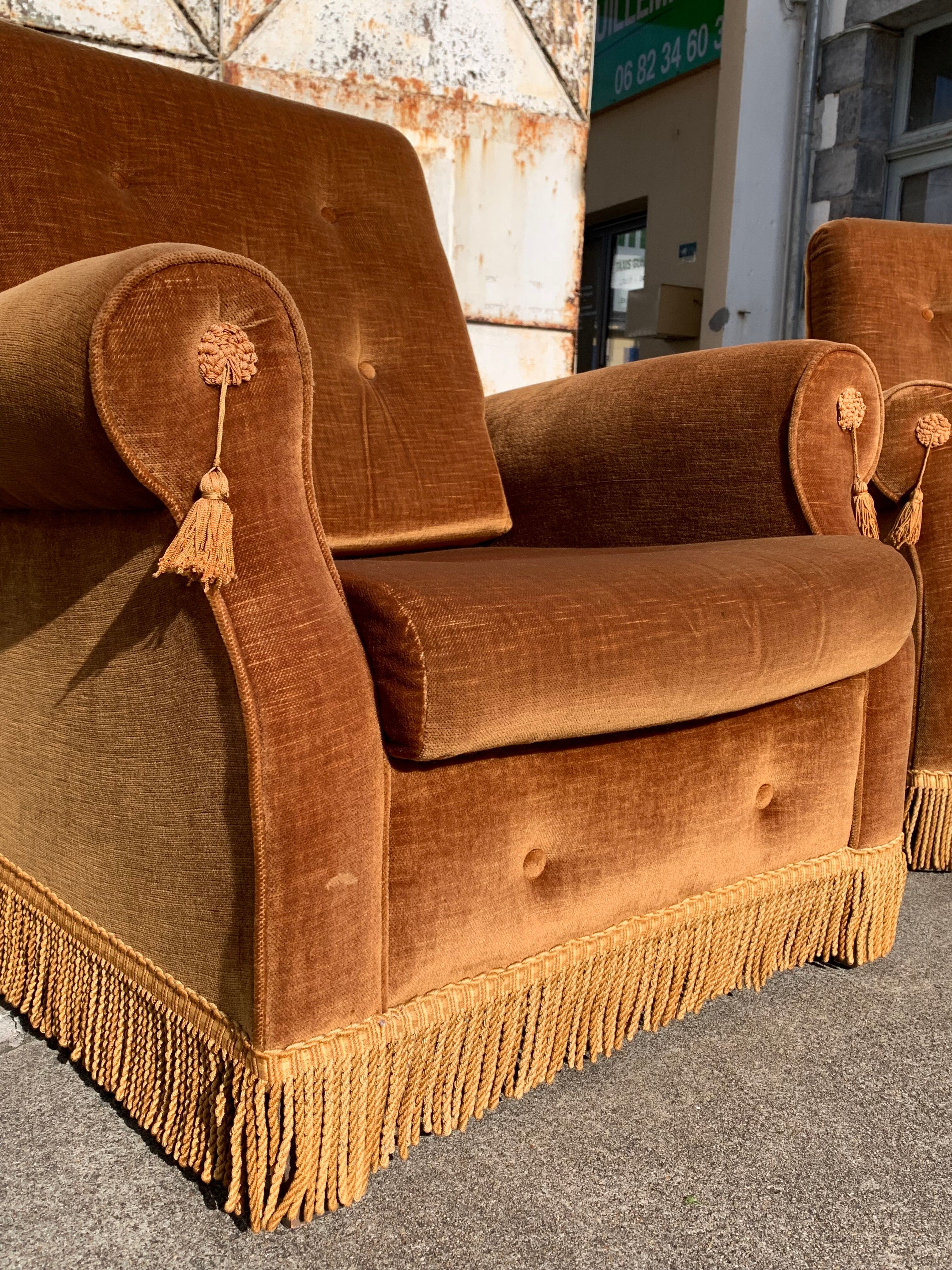 Pair of toad armchairs in old gold velvet