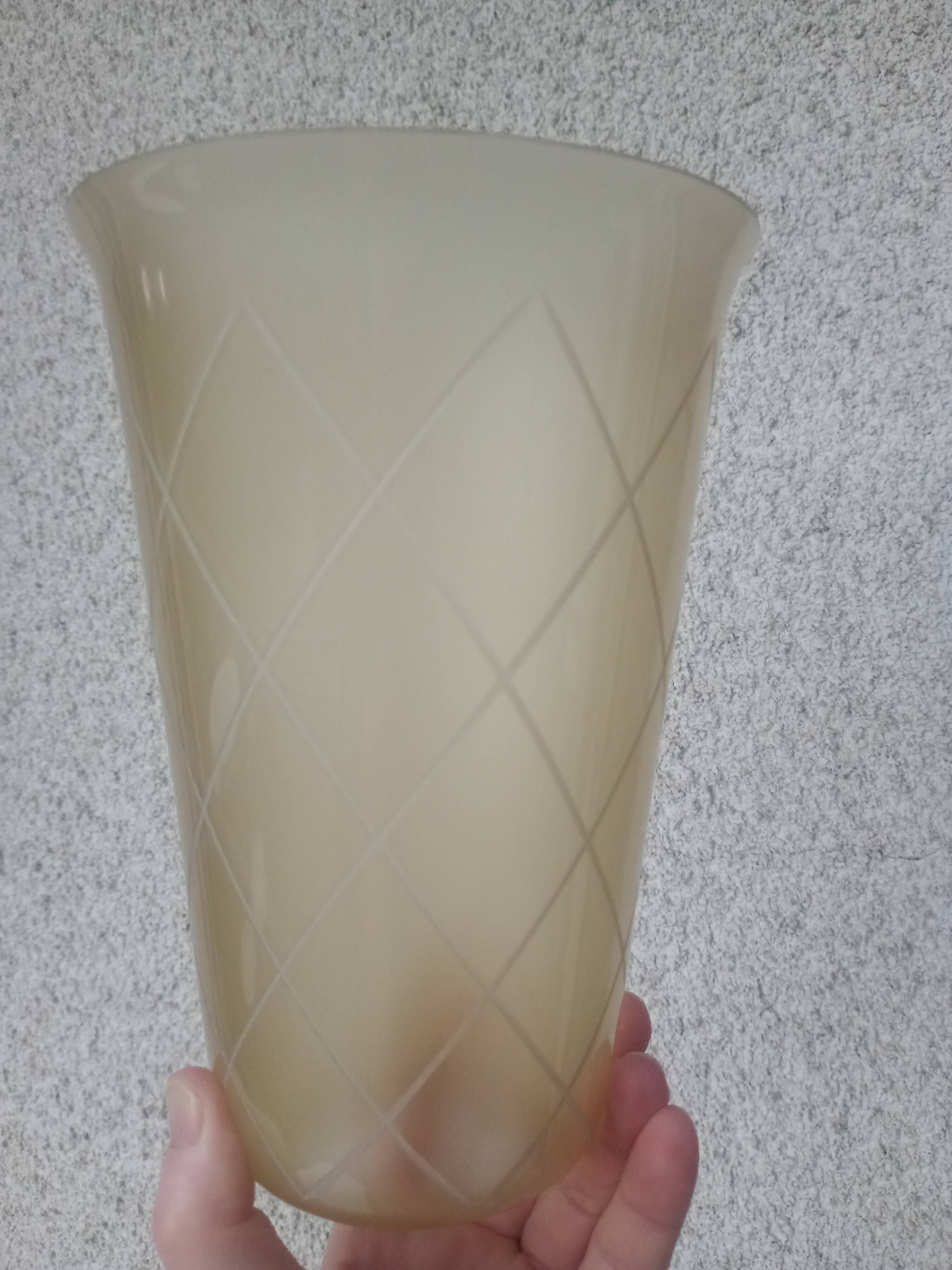 Bell-shaped lampshade - Amber glass engraved with lines - c. 1940