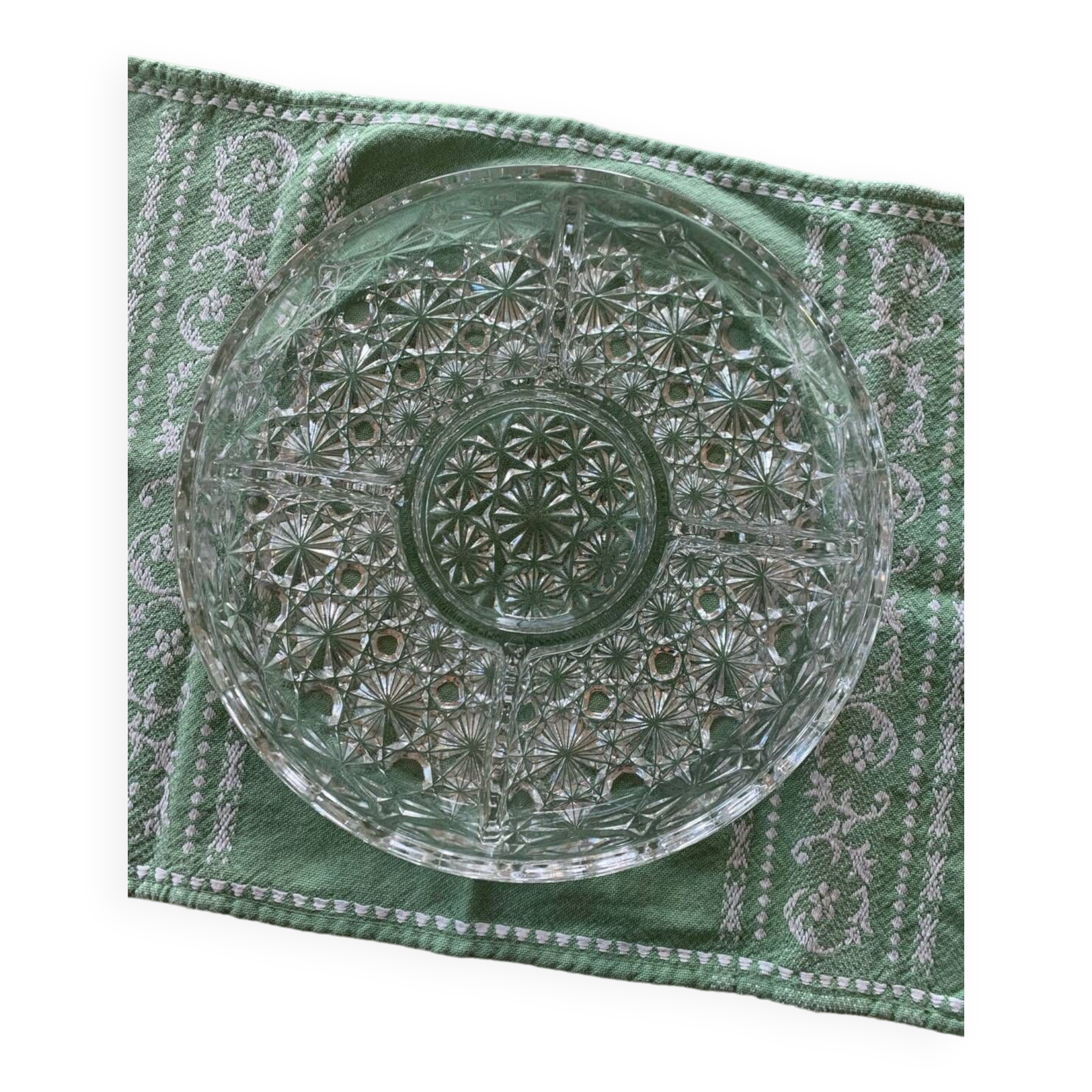 Compartmented dish in chiseled glass