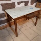 Farm table