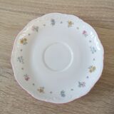 Lot of 5 coffee cups and porcelain saucers