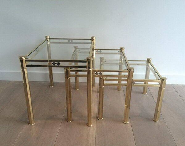 Suite de 3 tables gigognes en laiton