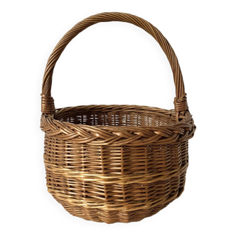 Round woven wicker basket