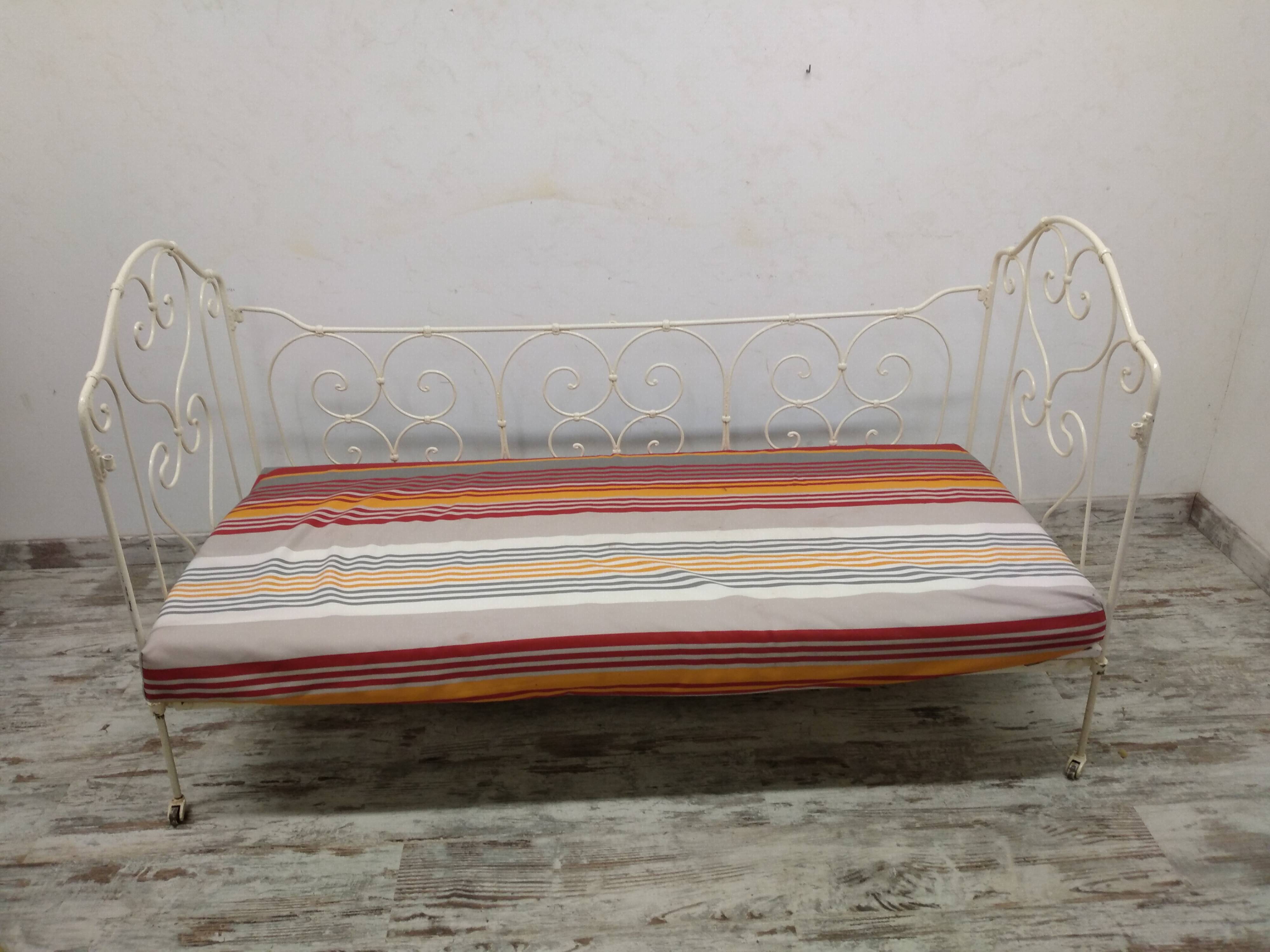 Antique bench / old wrought iron bed