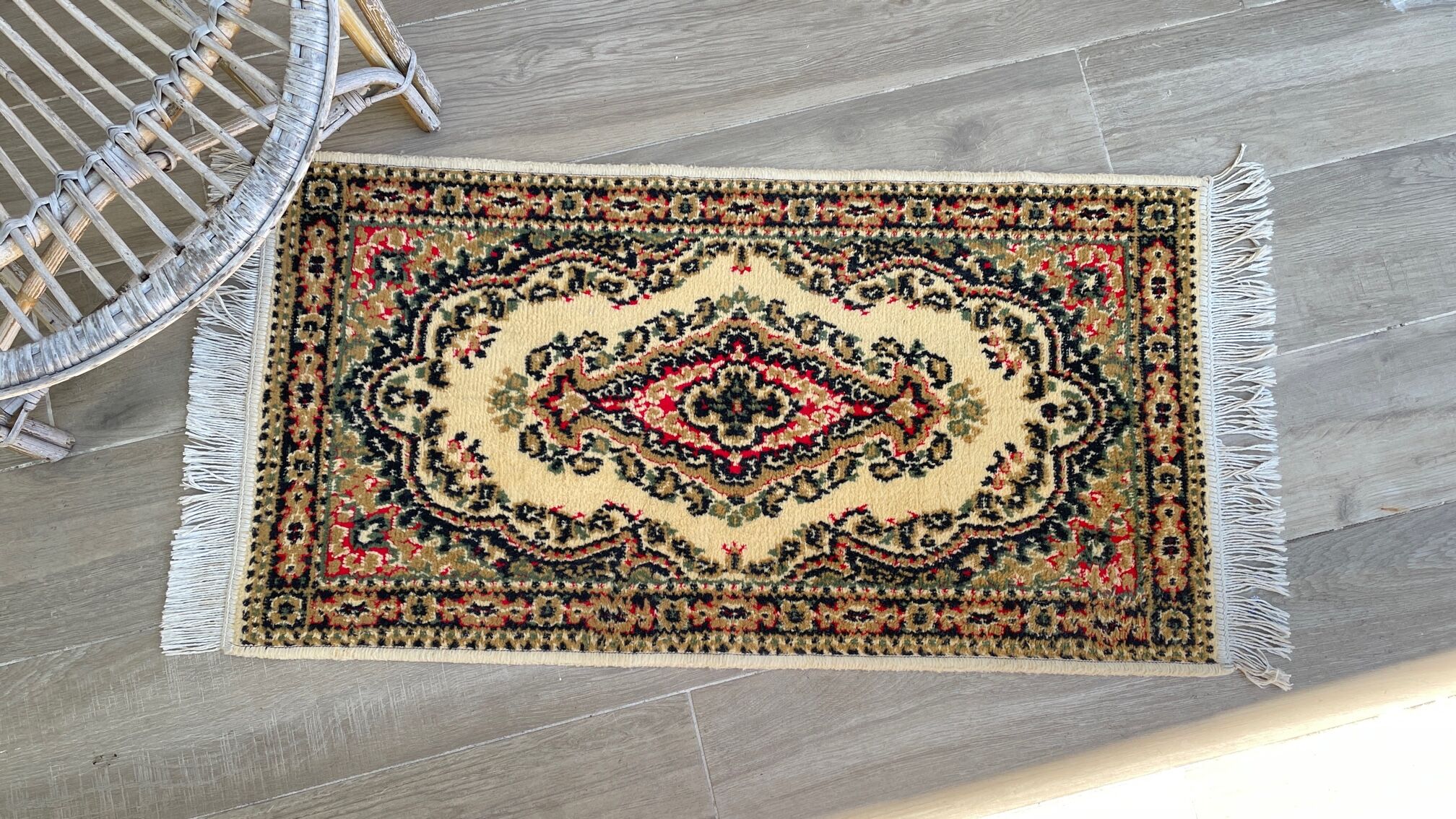 Beige mechanical carpet 80s