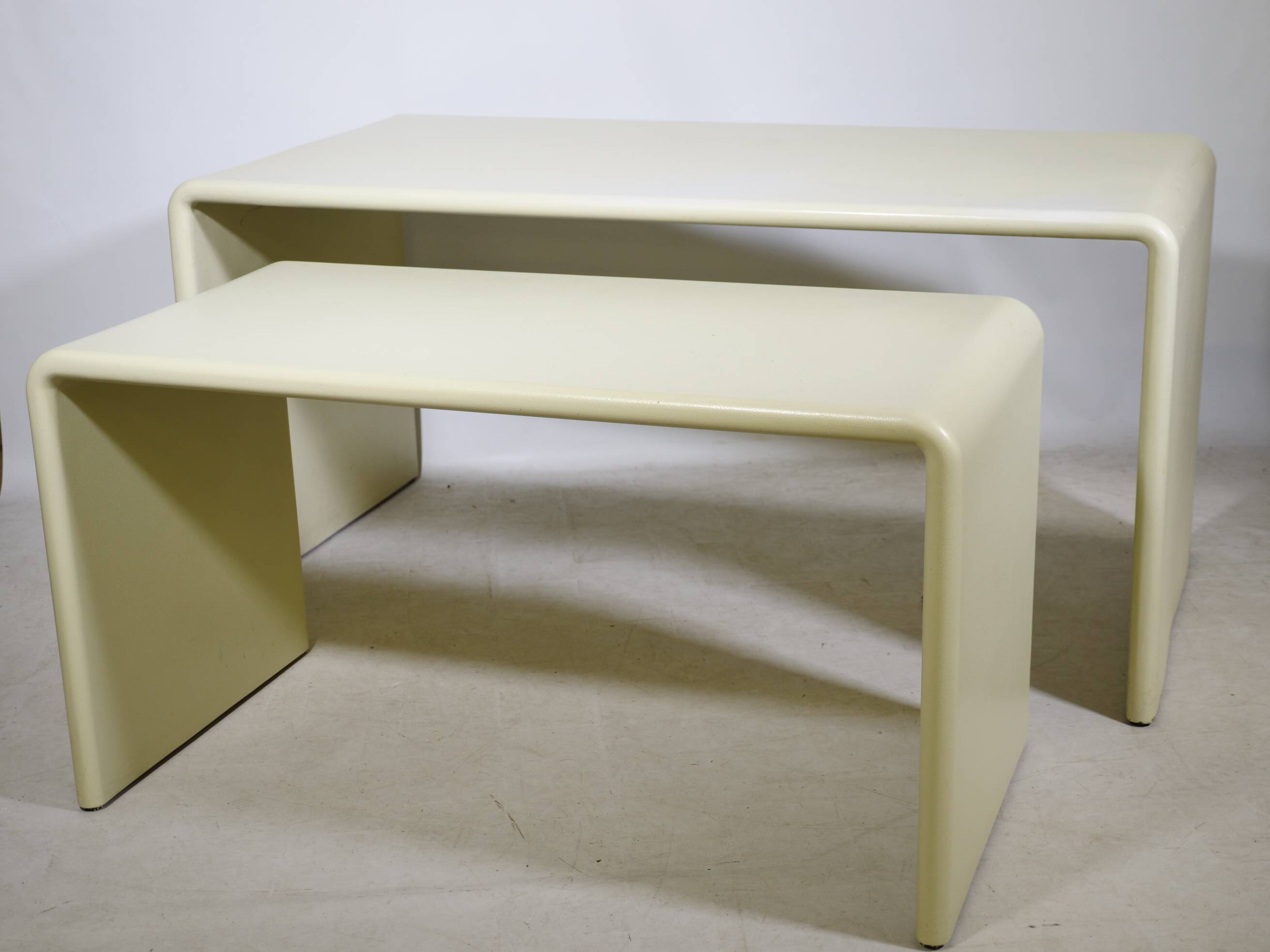 Space Age nesting desk in fiberglass, set of 2, 1970s