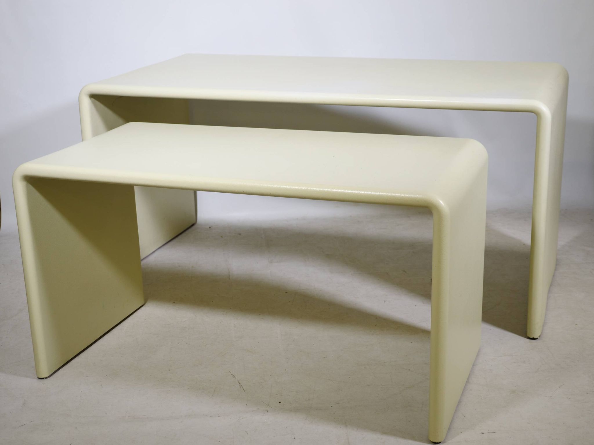 Space Age nesting desk in fiberglass, set of 2, 1970s