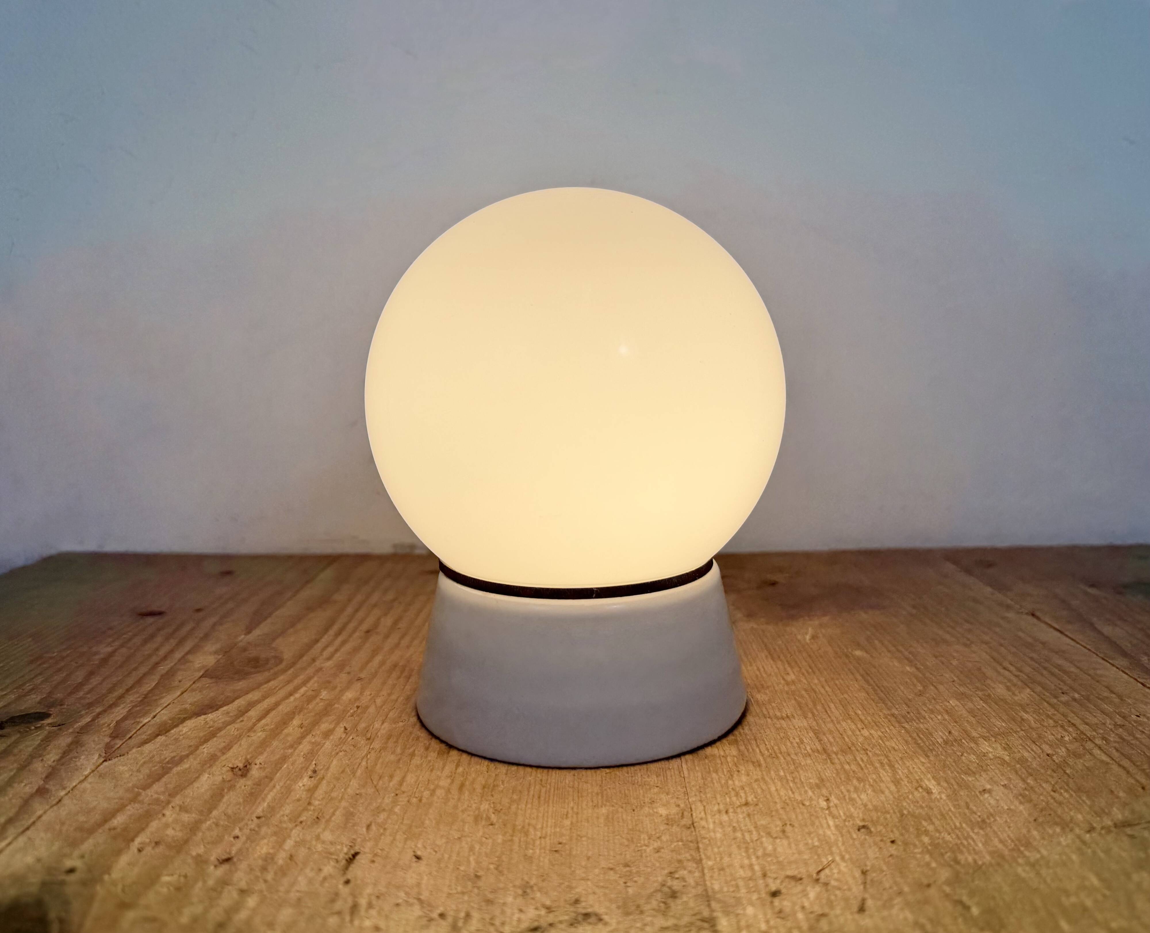 Lustre en porcelaine blanche vintage, années 1970