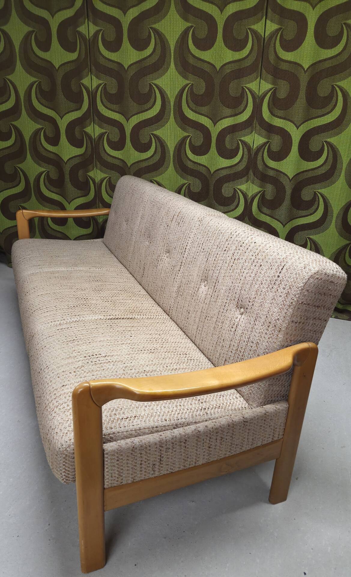 Vintage 1970s convertible sofa/daybed
