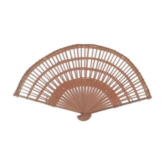 Vintage braided rattan eventail