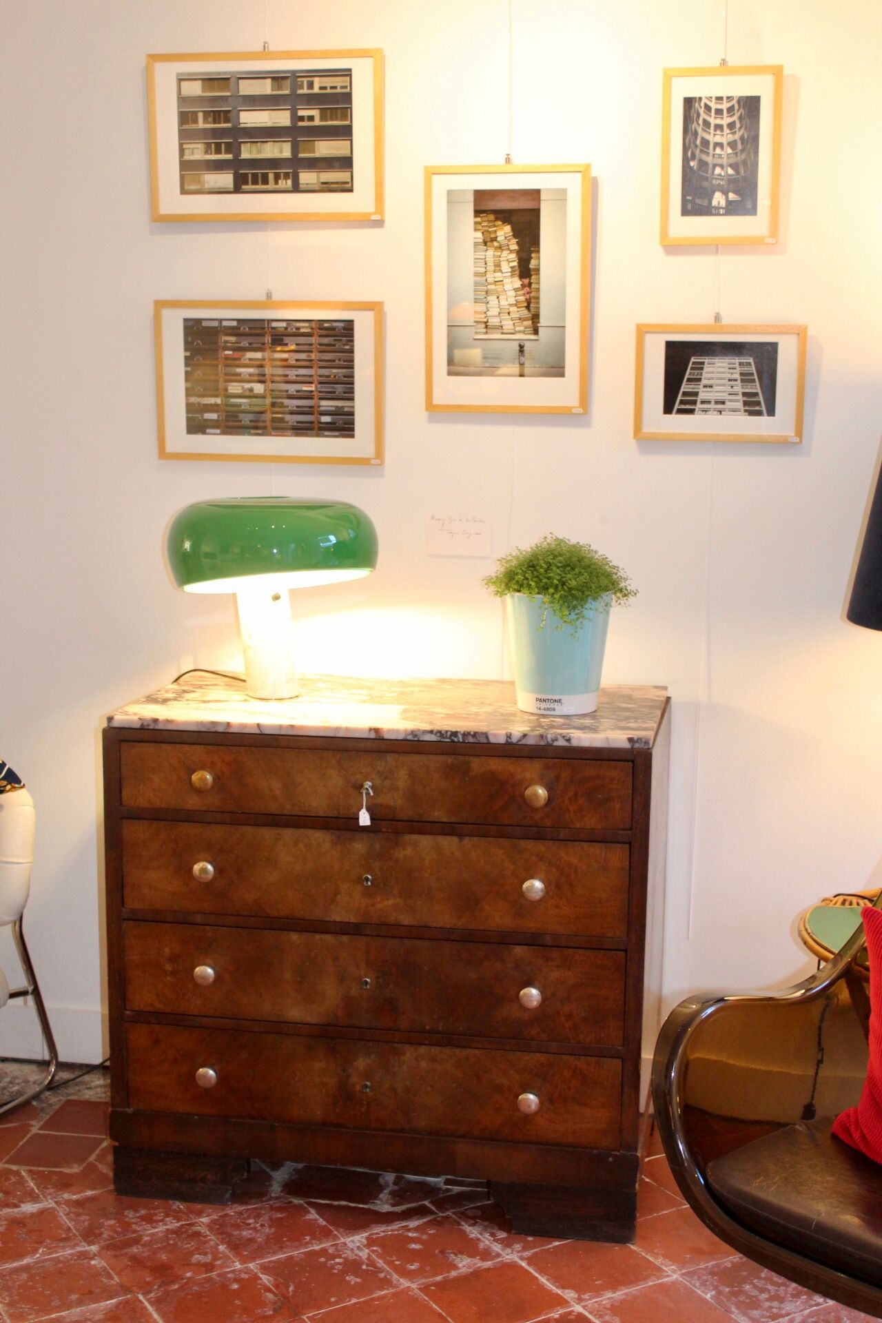Commode Art Deco en loupe de noyer