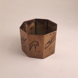 Round old brass brass brass art deco towel