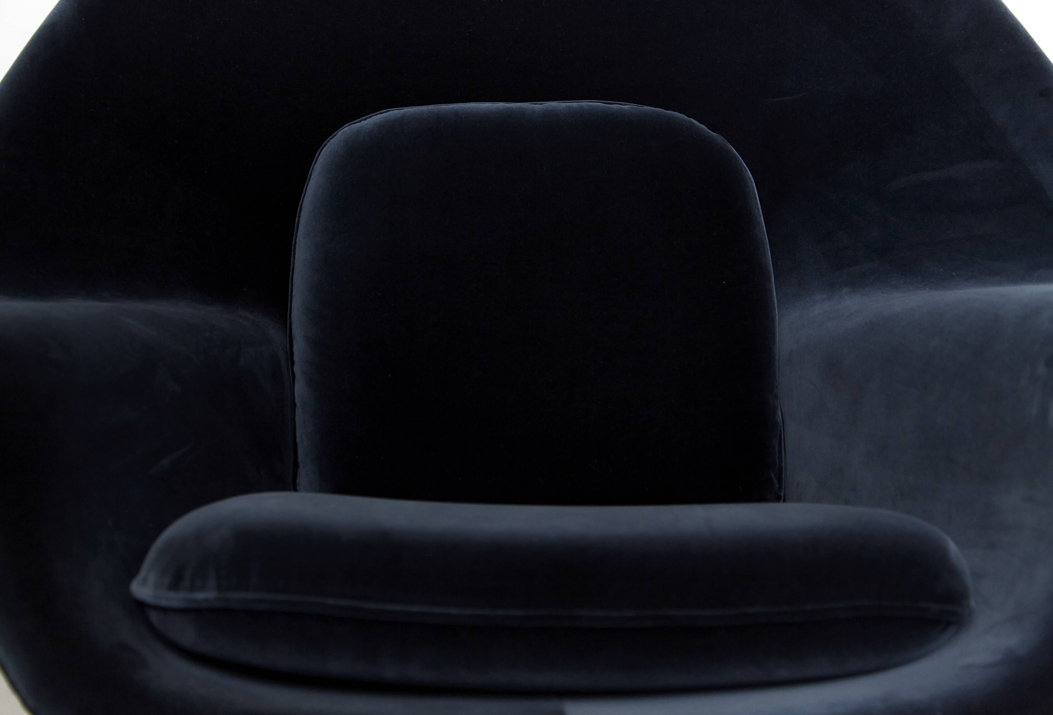 Eero Saarinen Womb Chair for Knoll International