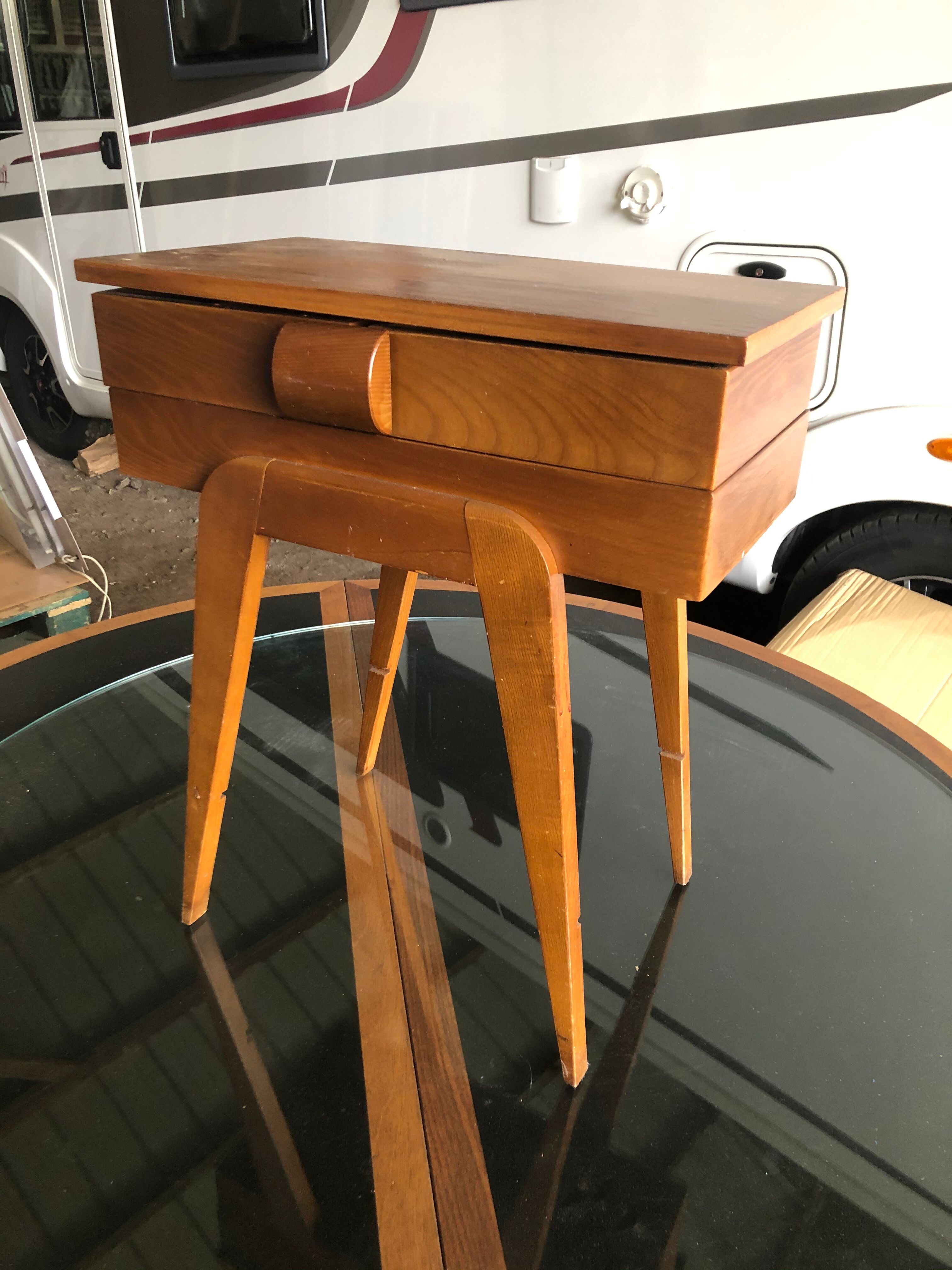 Worker sewing feet compass 1950