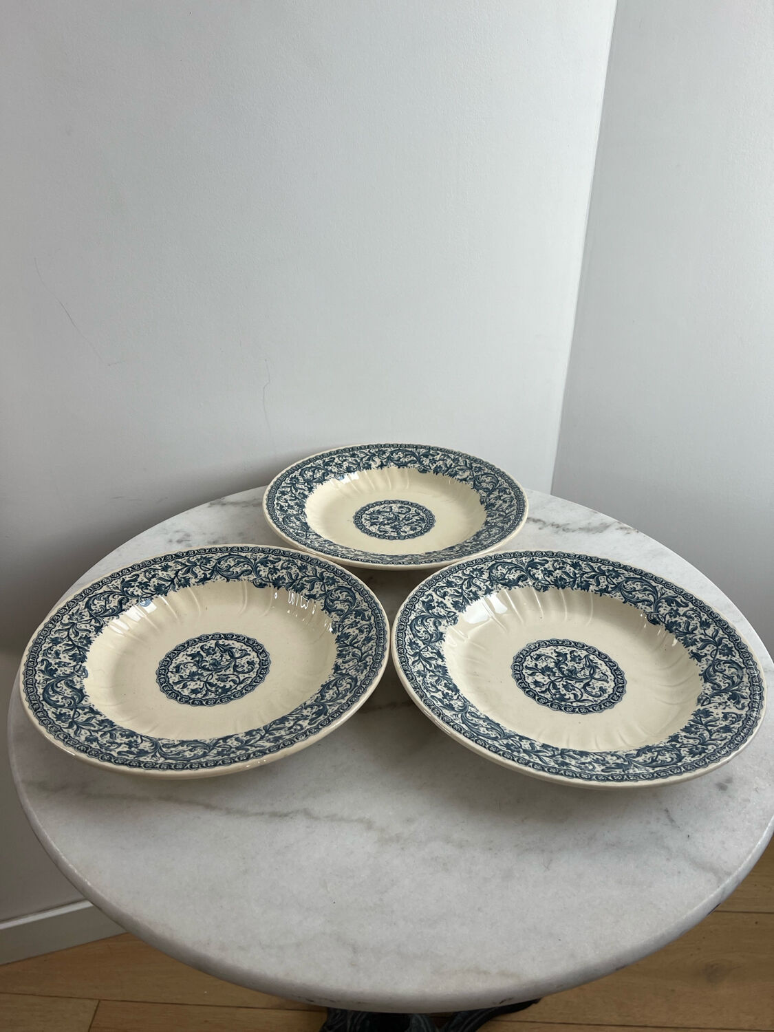 Set of 3 gien 1937 garland soup plates