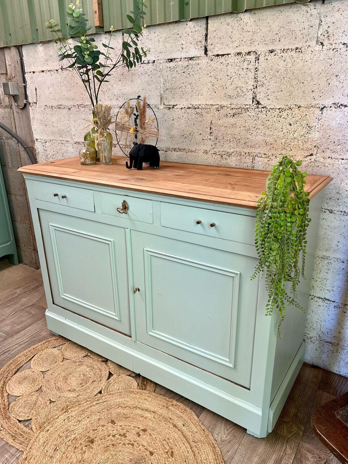 Solid wood sideboard