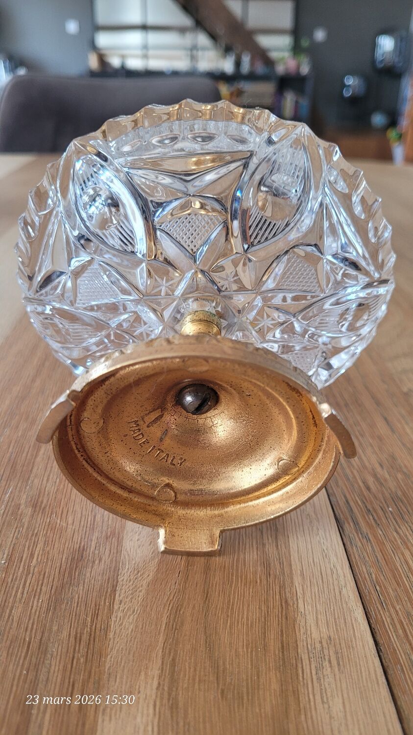 Tray / ashtray on a stand with cherub (glass and gilded metal)
