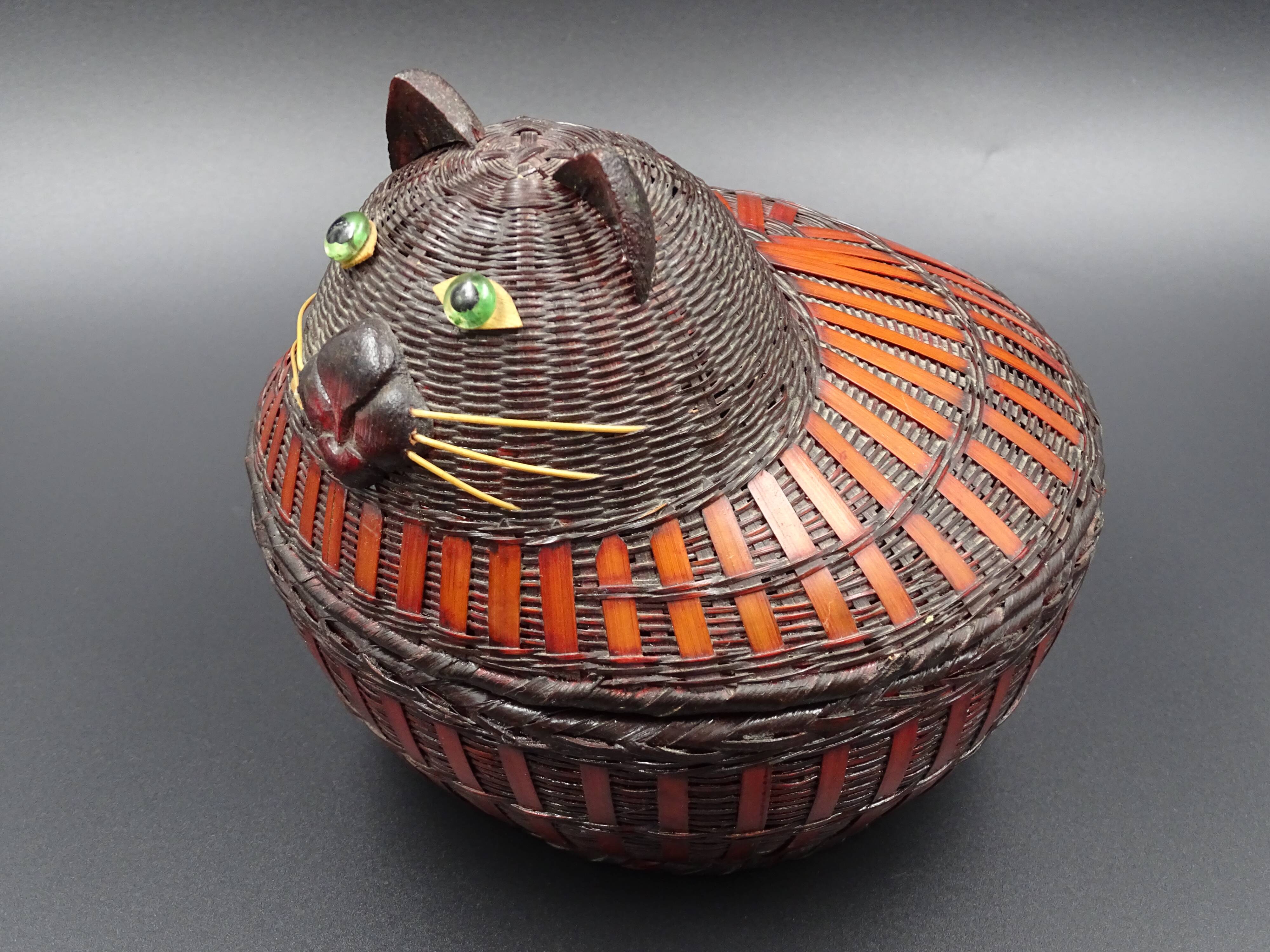 Wicker box "the cat" - Around 1970-1980