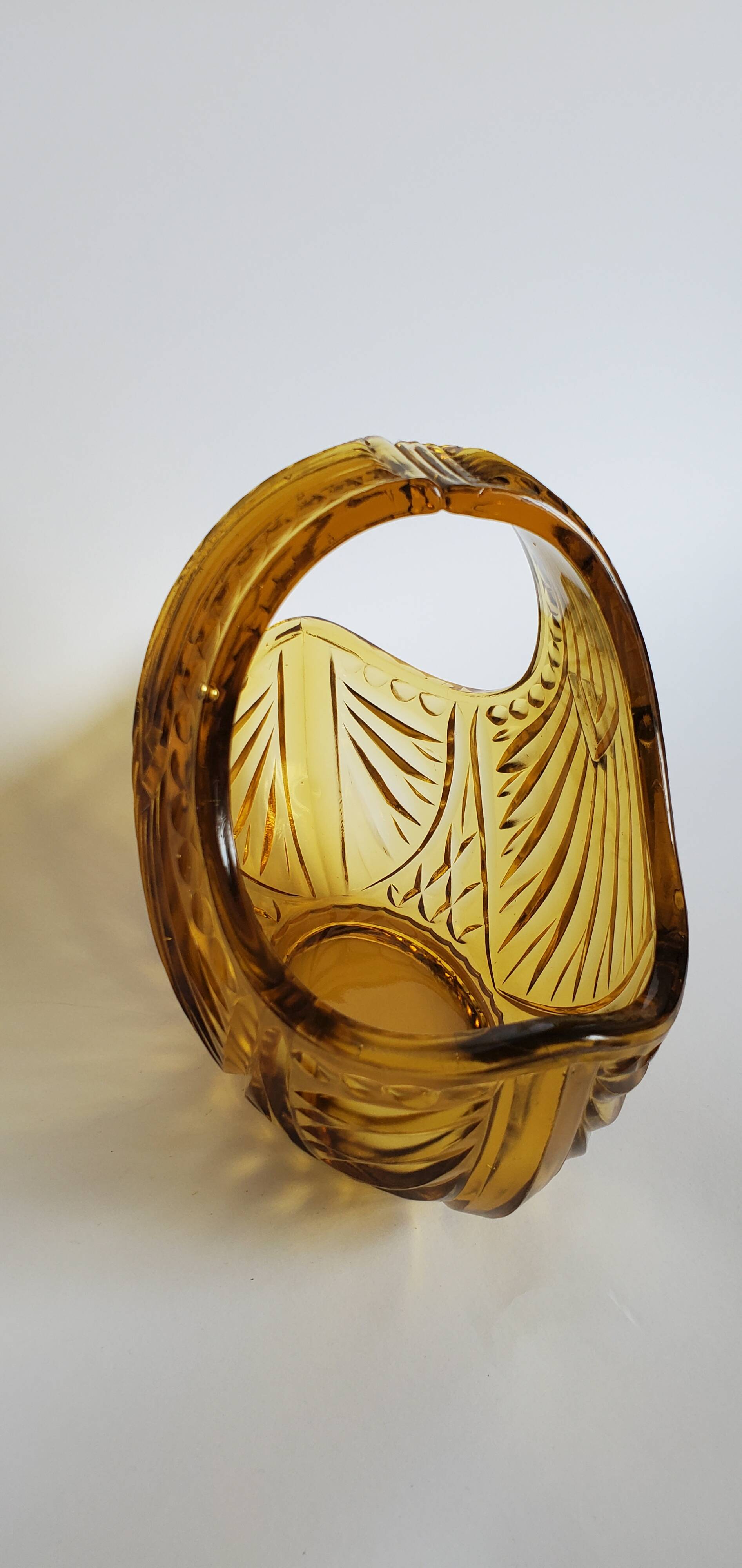 Amber glass basket