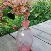 Carafe à liqueur en verre rose
