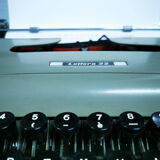 Olivetti Typewriter Lettera 22