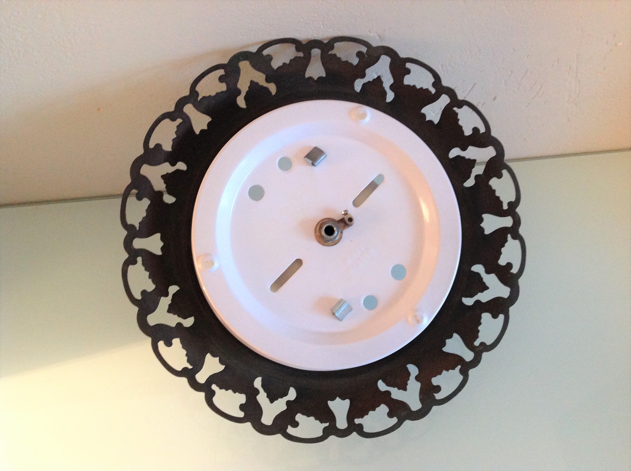 Round ceiling lamp in frosted glass art deco style