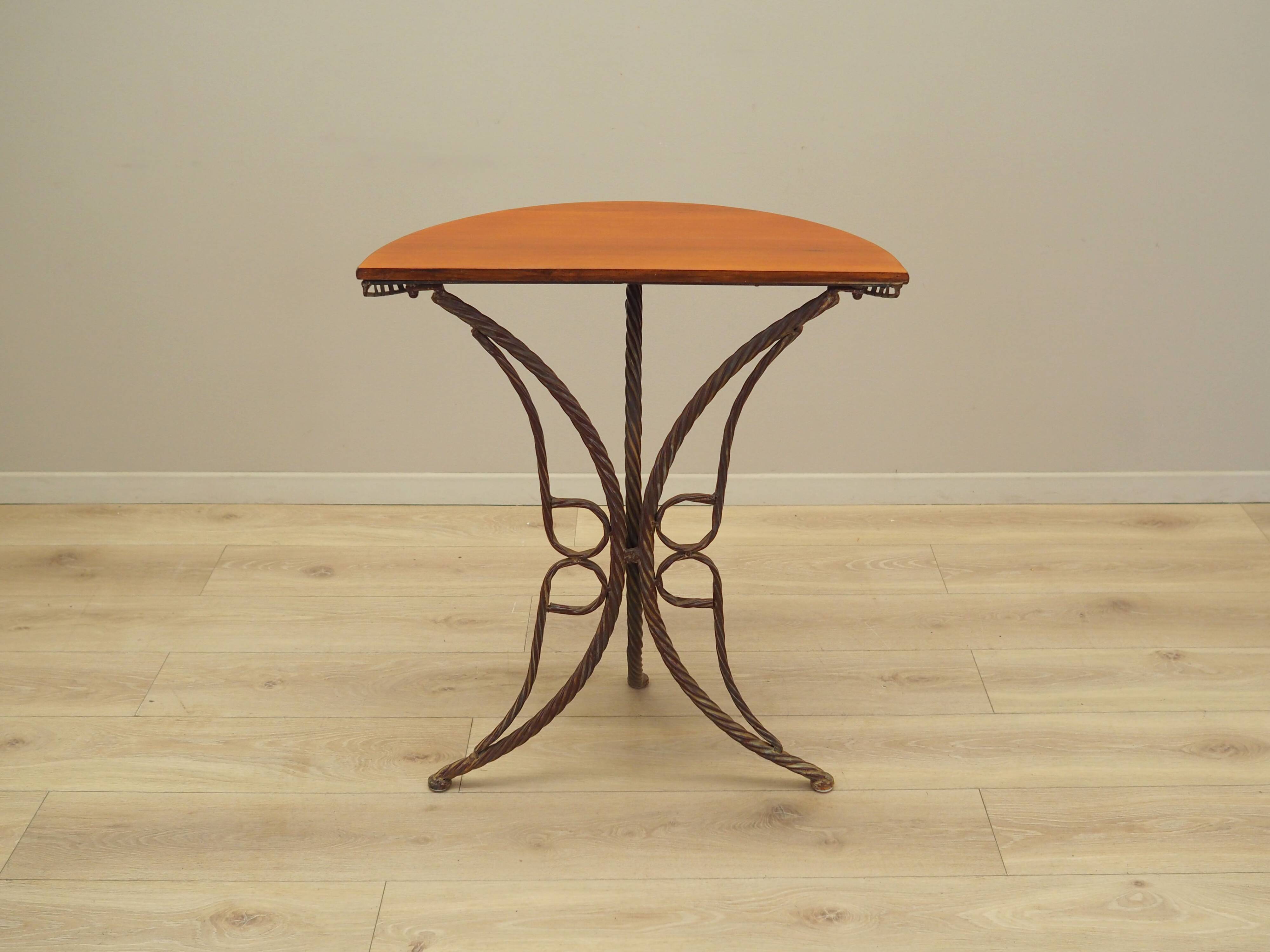 Cherry console, Italian design, production: Italy