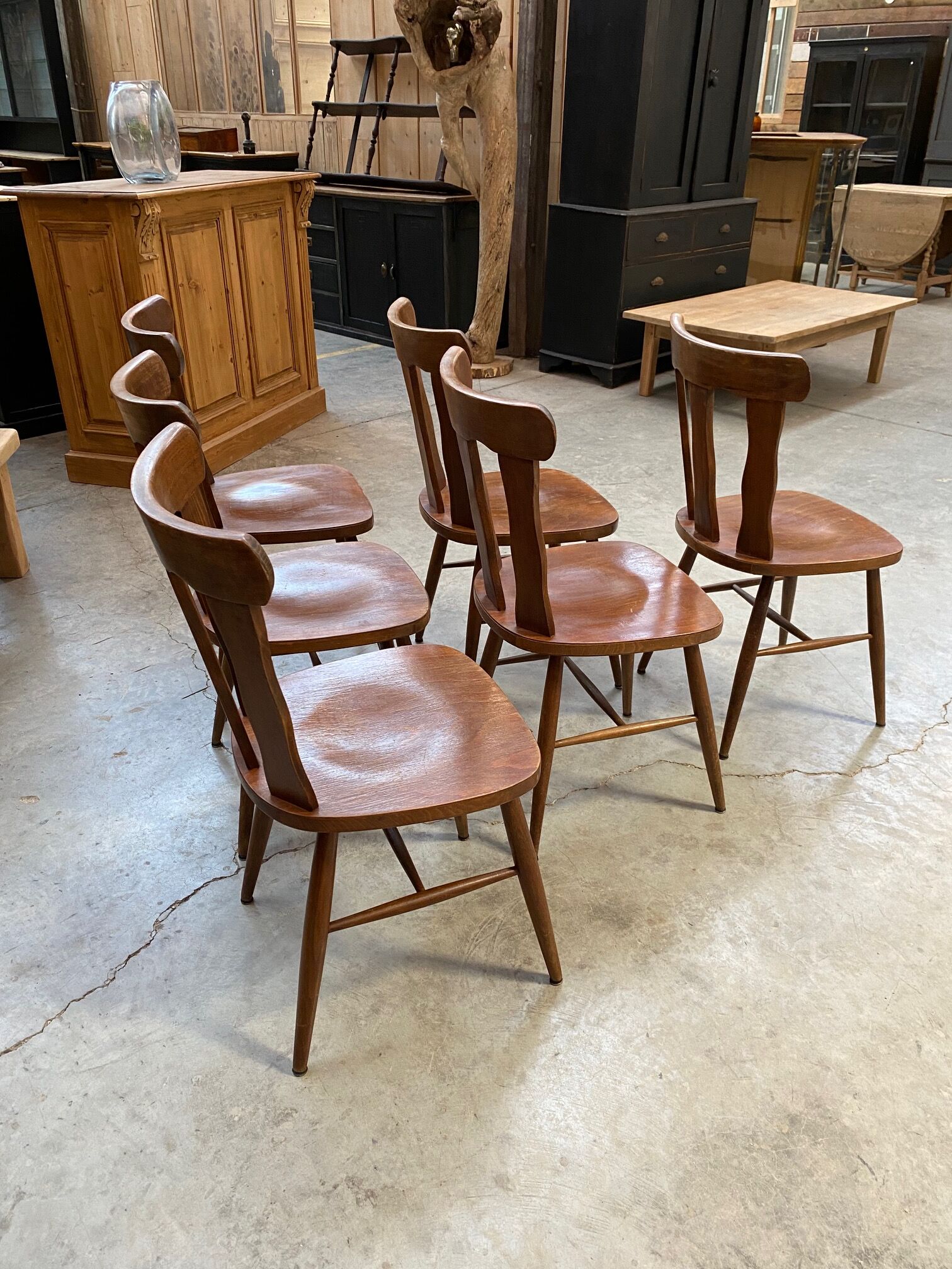 Suite de 6 chaises de bistrot