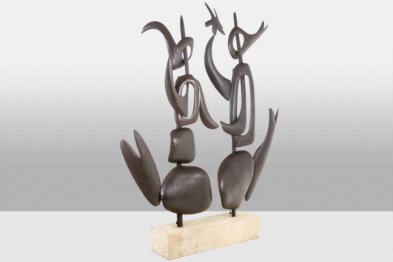 Antonine de Saint Pierre. Curved metal sculpture. Contemporary work.