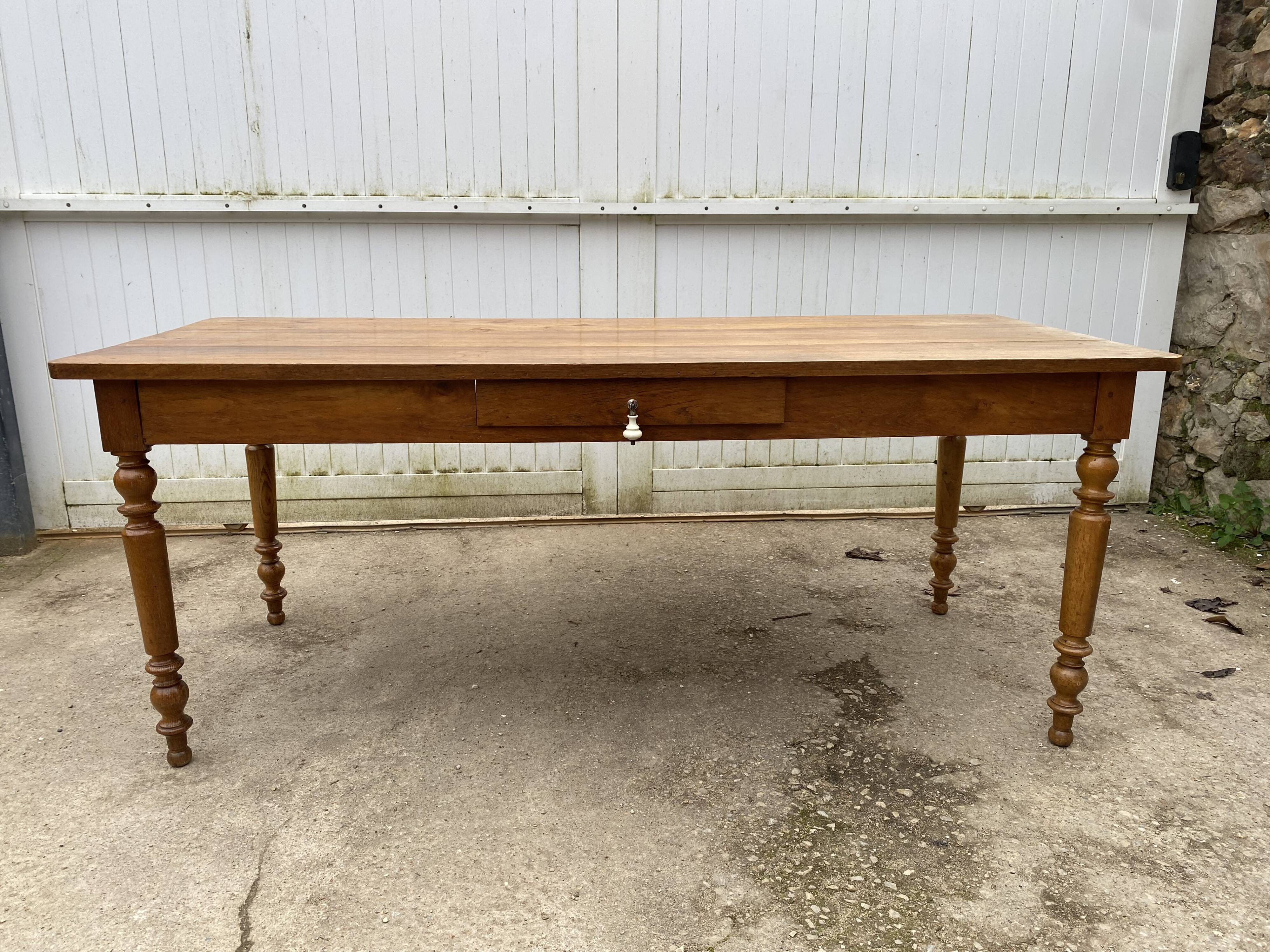 Farmhouse dining table for meals, made of solid oak, 1 drawer, 1950, 180x74cm.