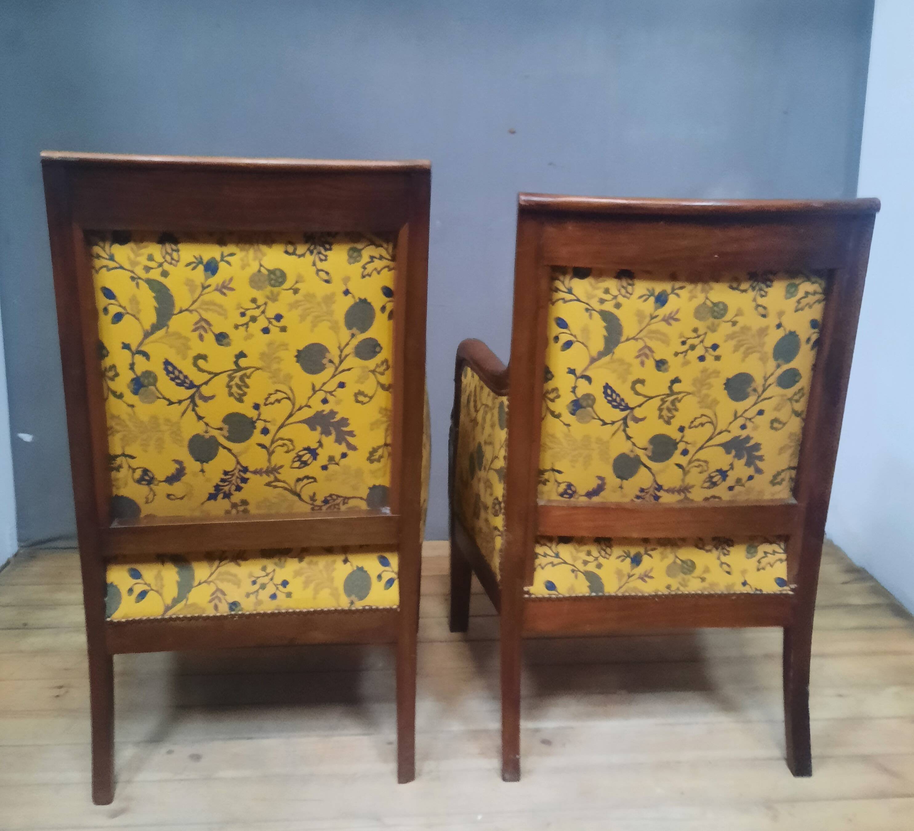 Fake pair of Restoration period shepherdesses