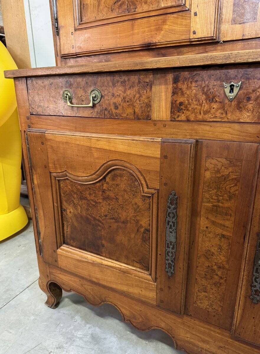 Bressan buffet with two bodies from the Louis XV period in walnut and elm.