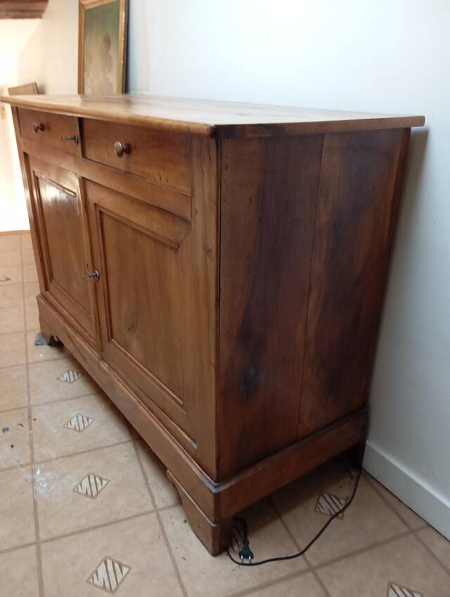 Elegant rectangular low sideboard