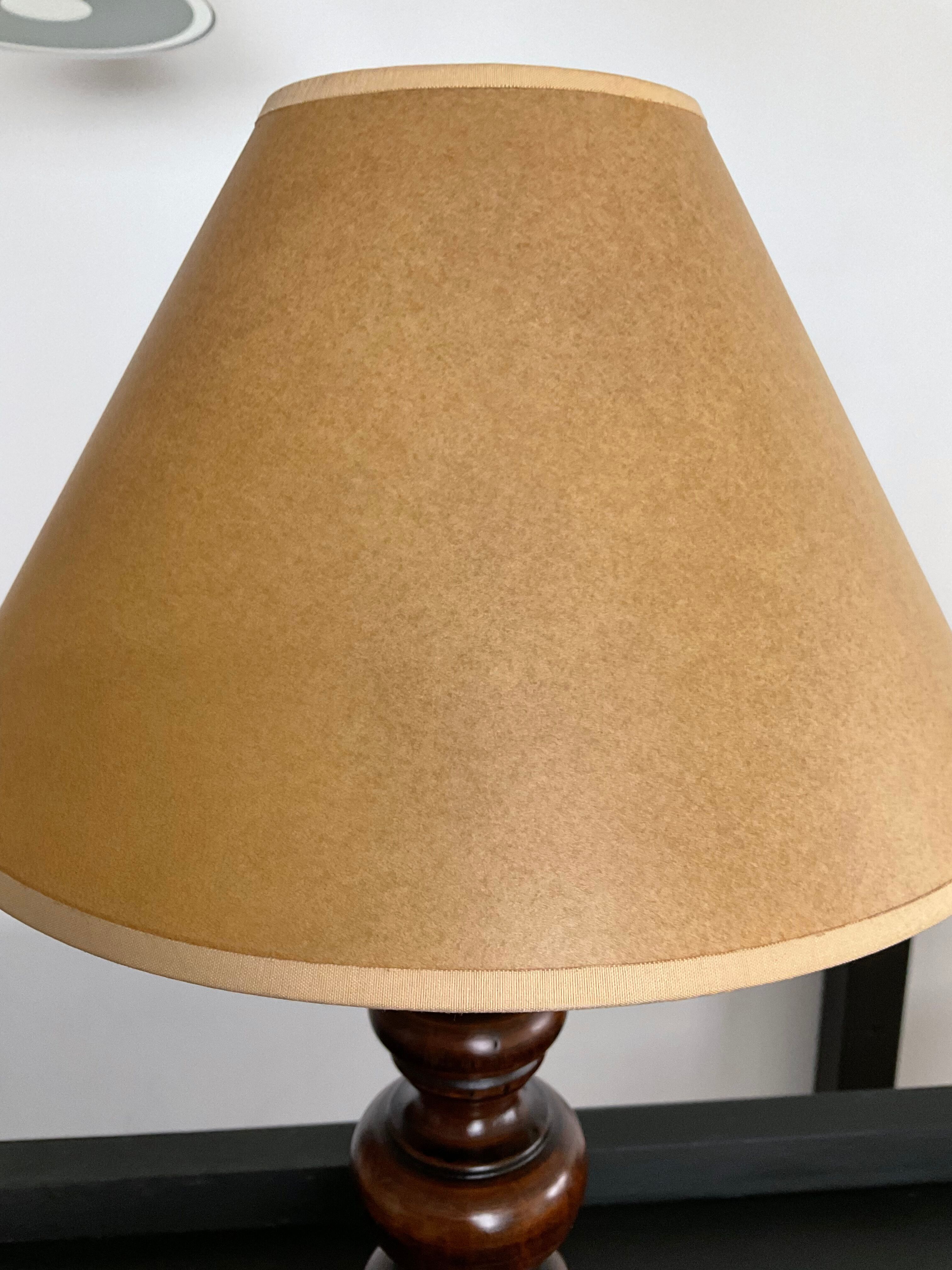 Vintage lamp in turned wood
