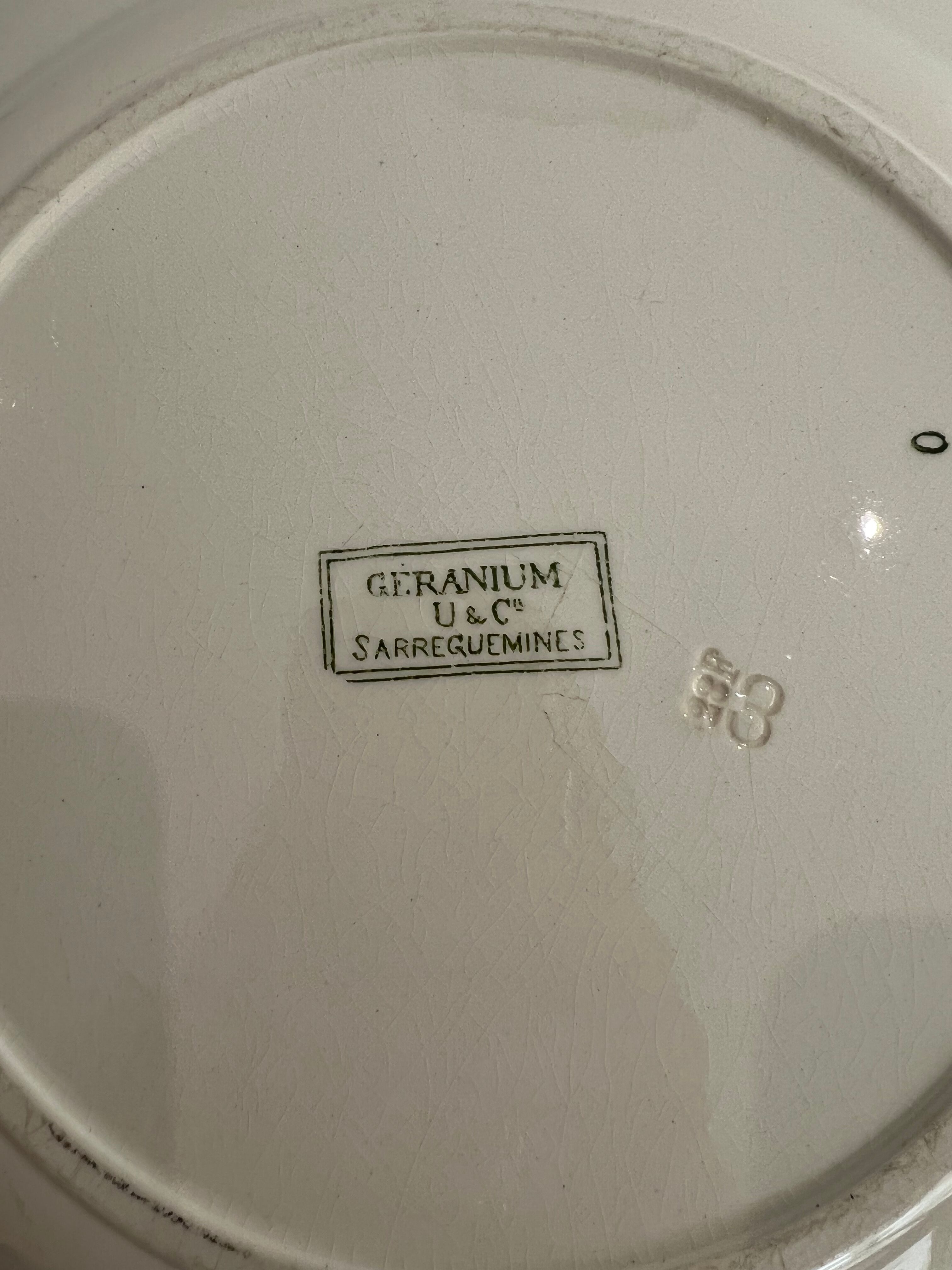 Round dish geranium sarreguemines