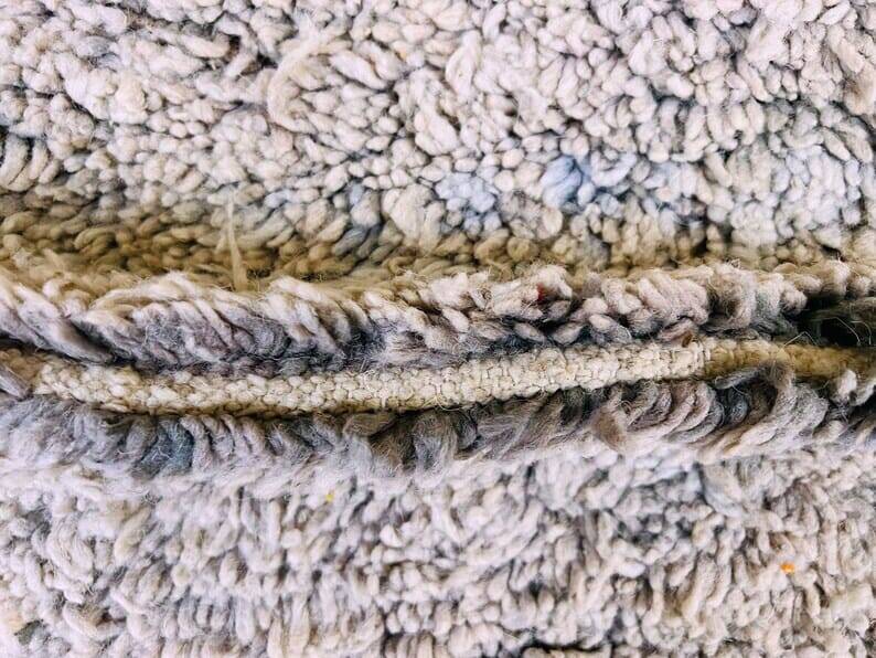 Berber carpet from Azilal size 150 x 250 cm