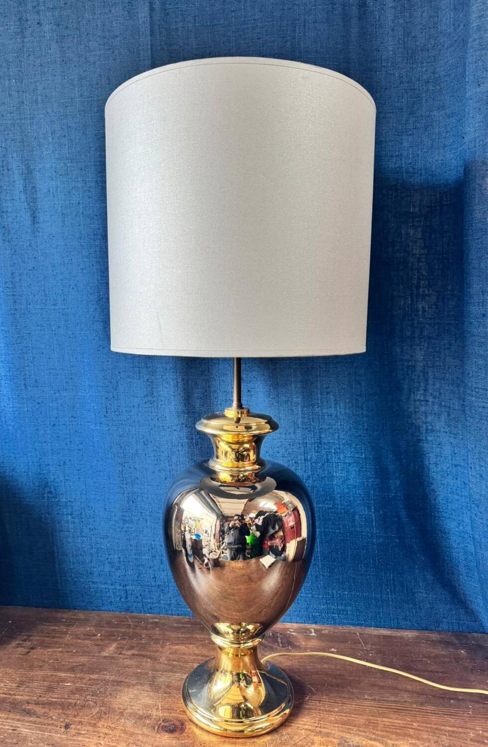 Italian design lamp in silver and gold ceramic. 1970s.