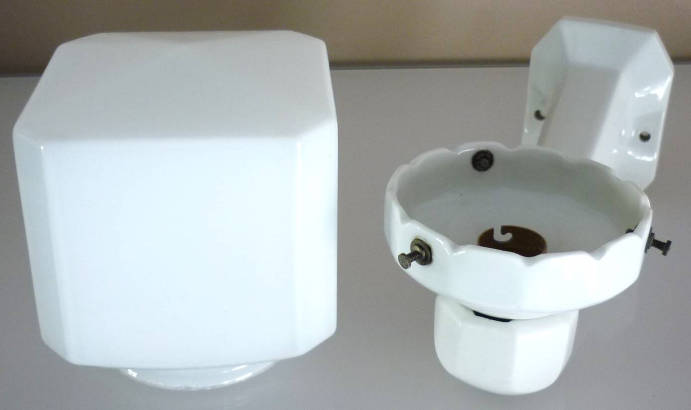 Antique wall light, porcelain and opaline glass, Art Deco period