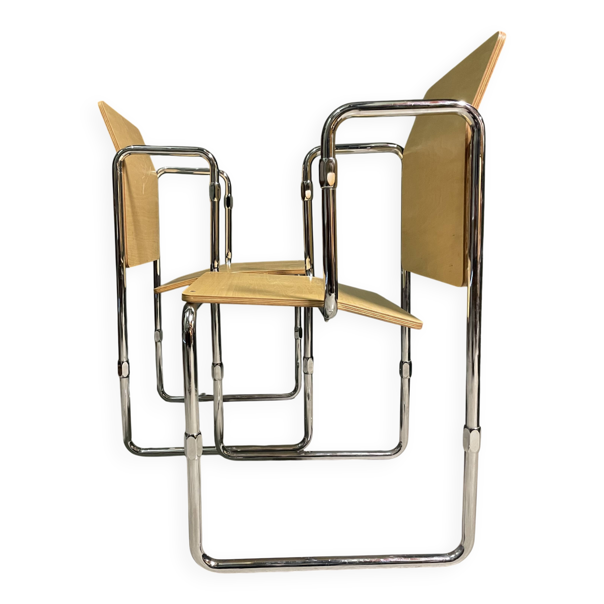 A pair of Gerrit Thomas Rietveld Hopmi chairs