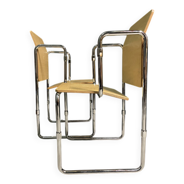 Une paire de chaises Hopmi de Gerrit Thomas Rietveld