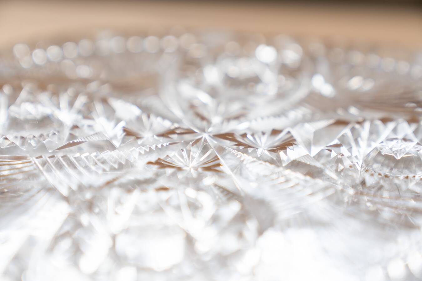 Square tray in Bohemian crystal, hand carved.