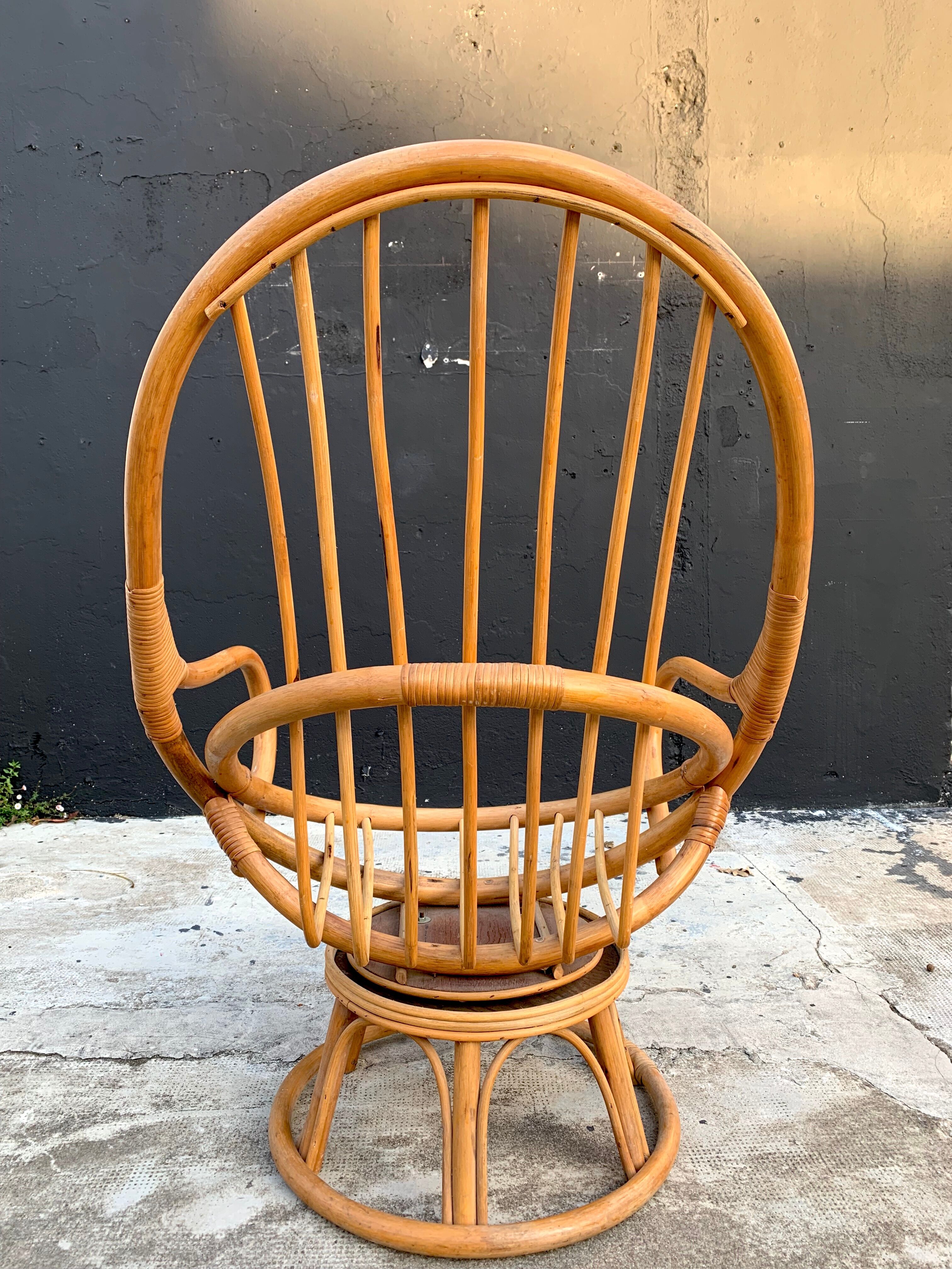 Rattan swivel chair