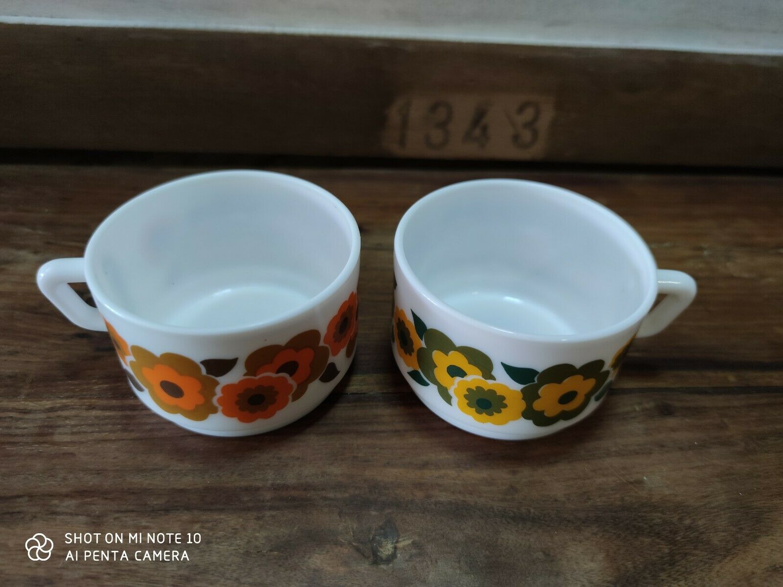Tasse arcopal année 70 fleur orange vintage