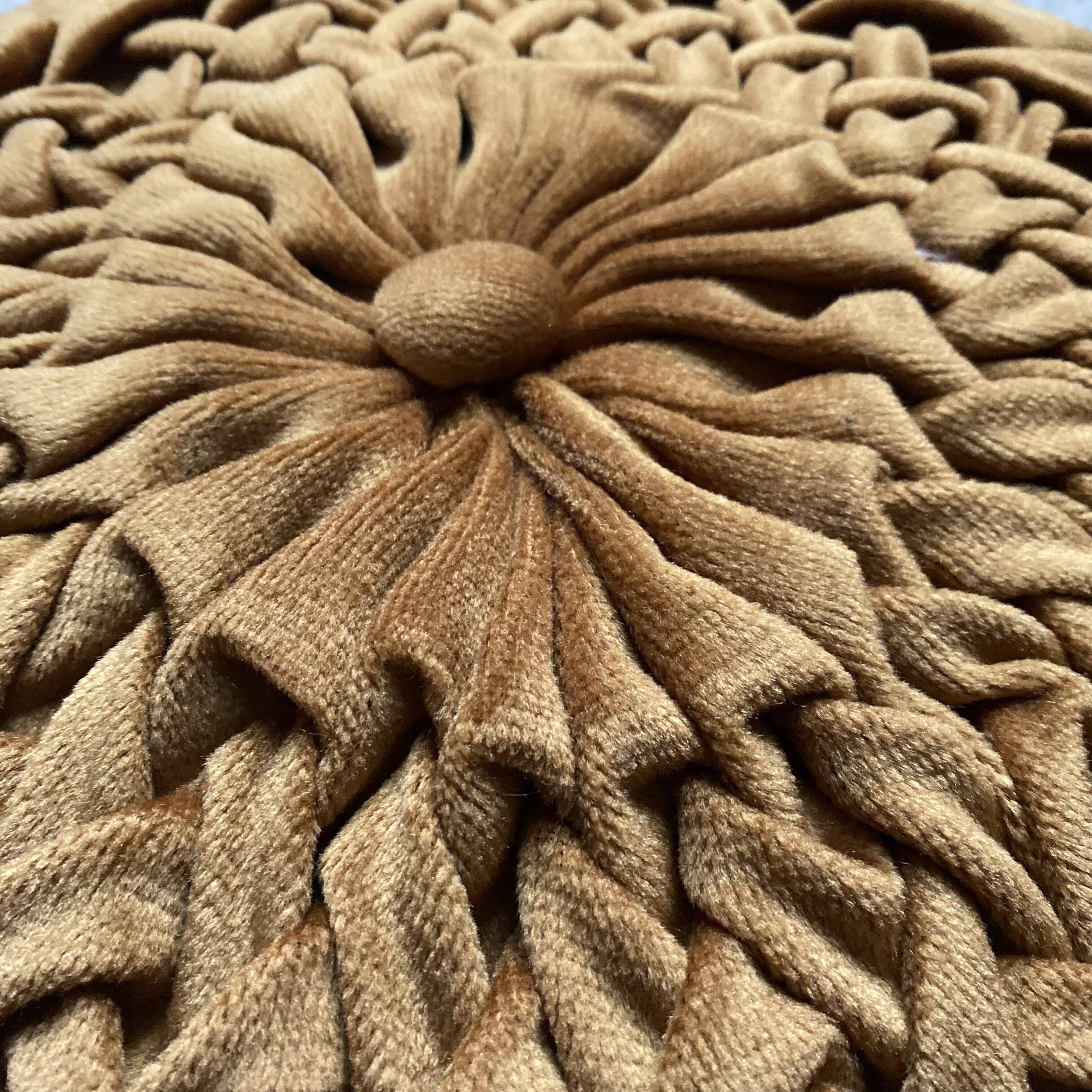 Round vintage cushion in pleated velvet