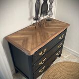 Black patinated commodity