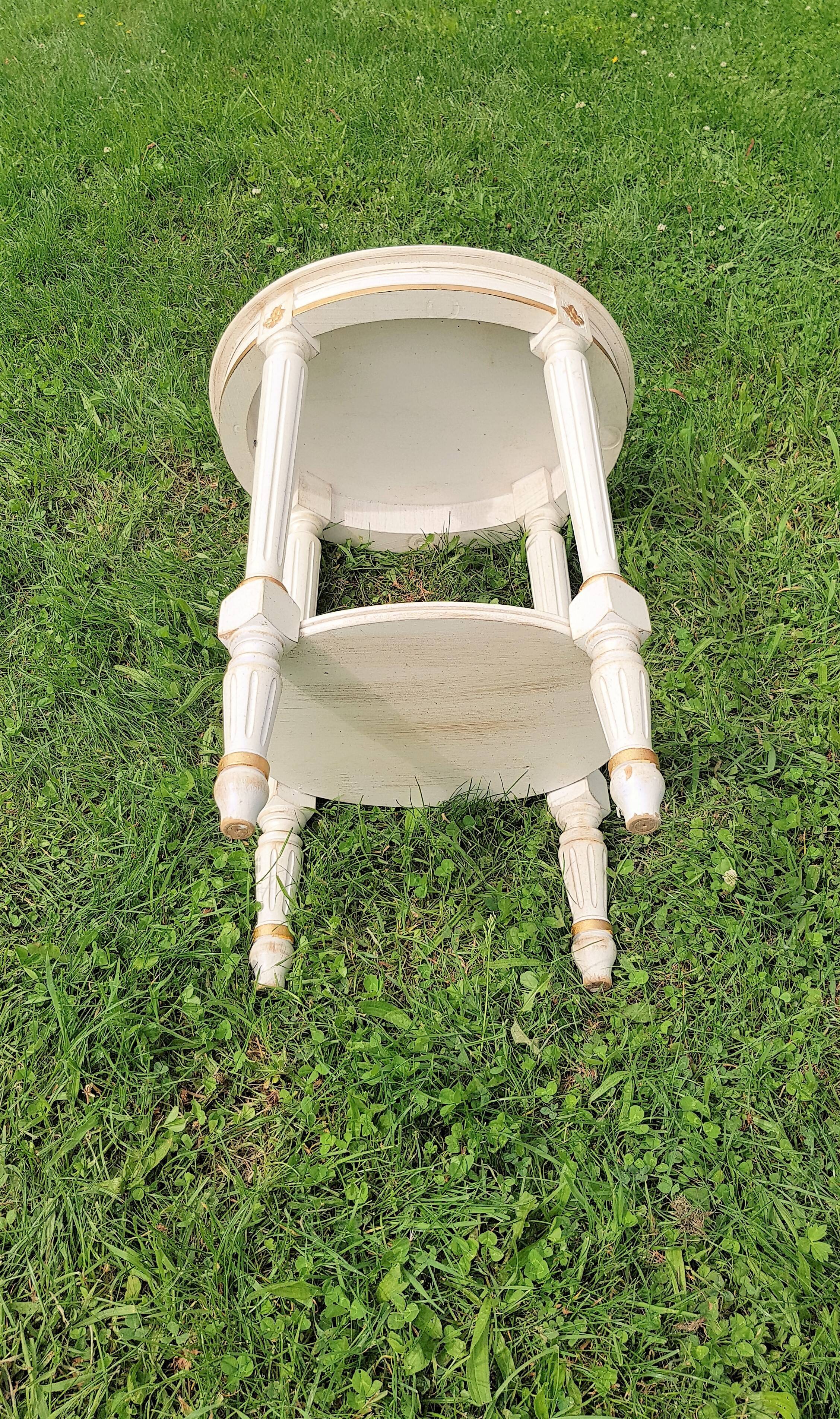 White and golden healing