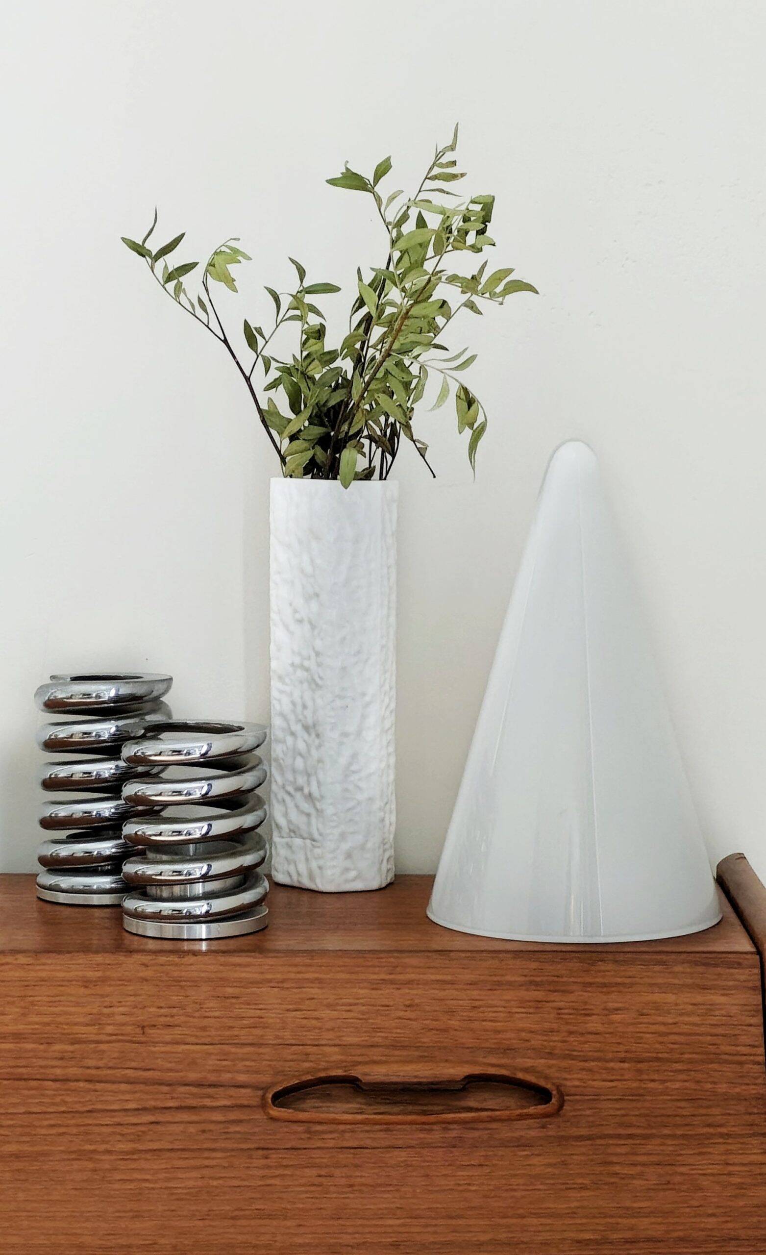 Large spring pen holder in steel – 1970s design