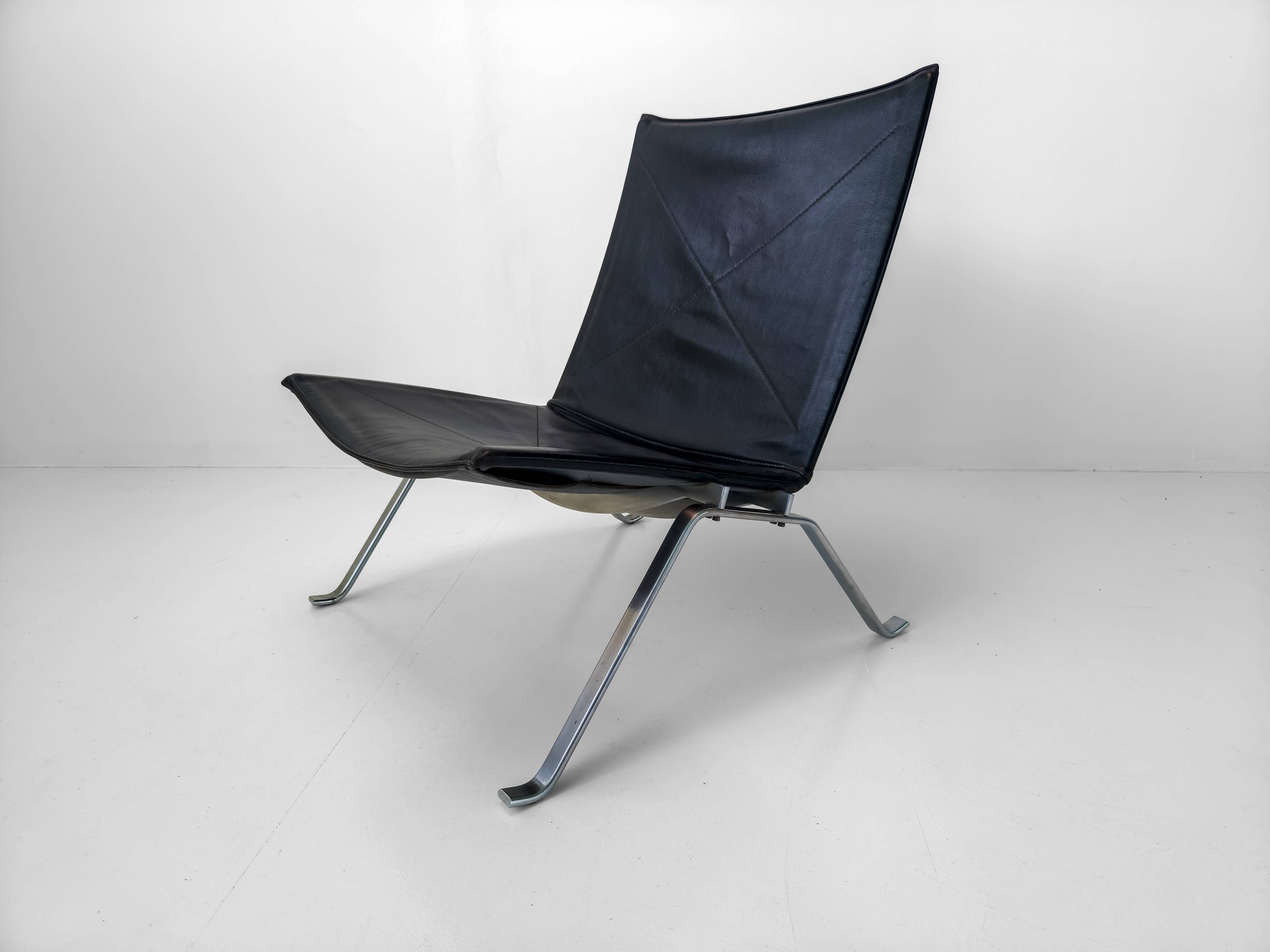 Poul Kjærholm – PK22 lounge chair for Fritz Hansen, Denmark